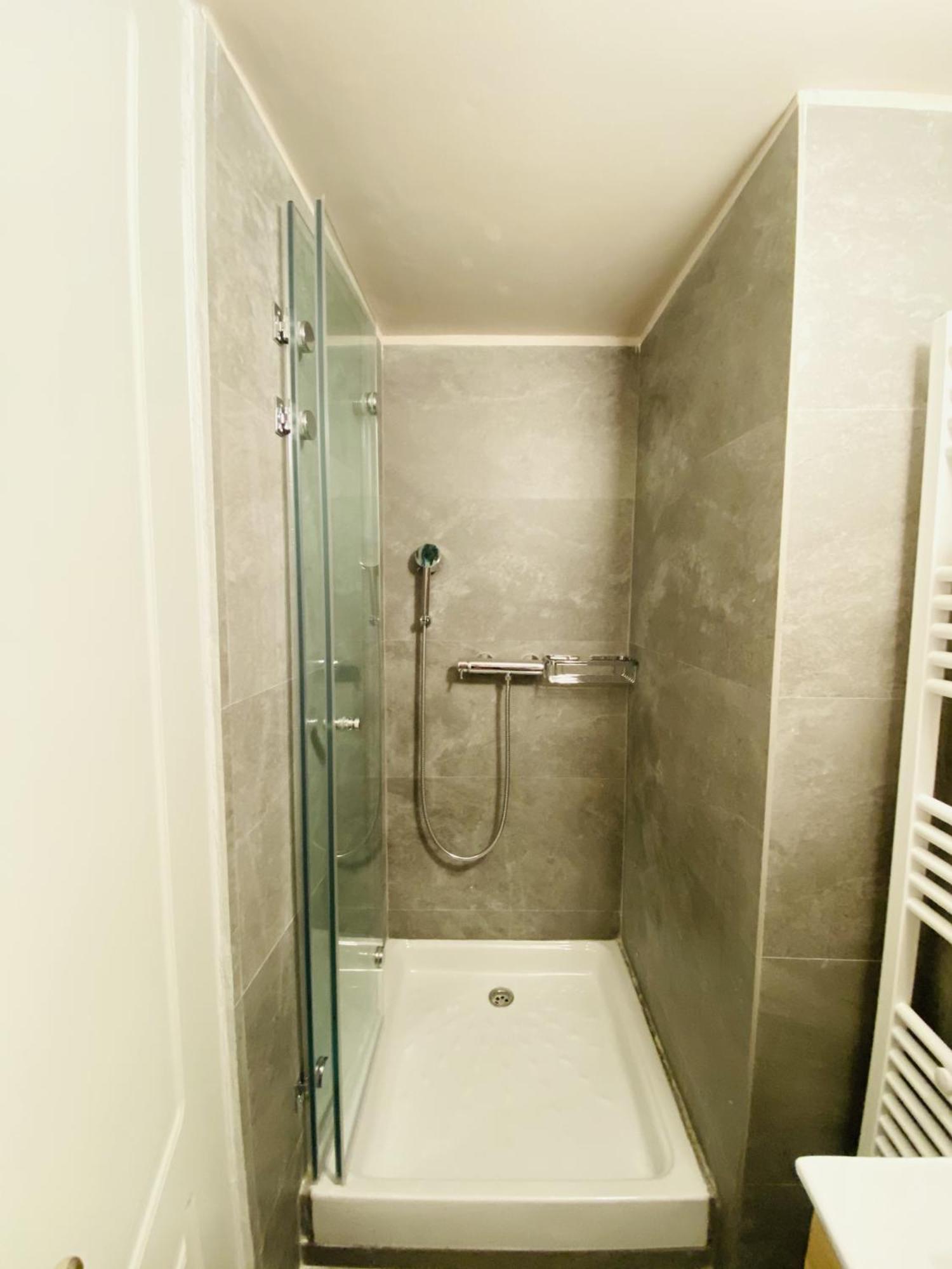 Central Syntagma Square Studio in Athens - Shell Esterno foto